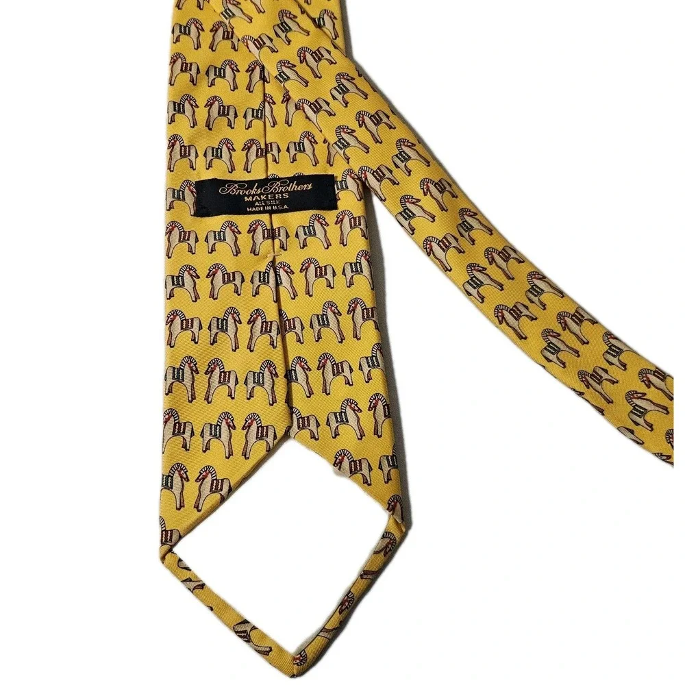Brooks Brothers Makers Yellow Red Blue HORSES Necktie Neck Tie Silk Handmade USA